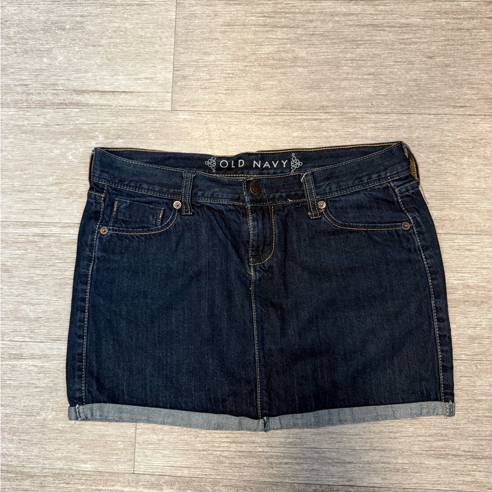 Old Navy Dark Wash Denim Mini Skirt - Picture 3 of 9
